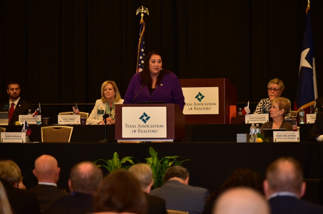 Elizabeth Mendenhall, 2017 NAR president elect, addressed the TAR Board of Directors during its meeting Monday.